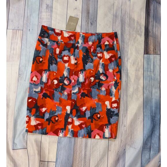 NWT Anthropologie Vanessa Virginia Corduroy Pencil Skirt Red Floral  Size 8 - Picture 2 of 5